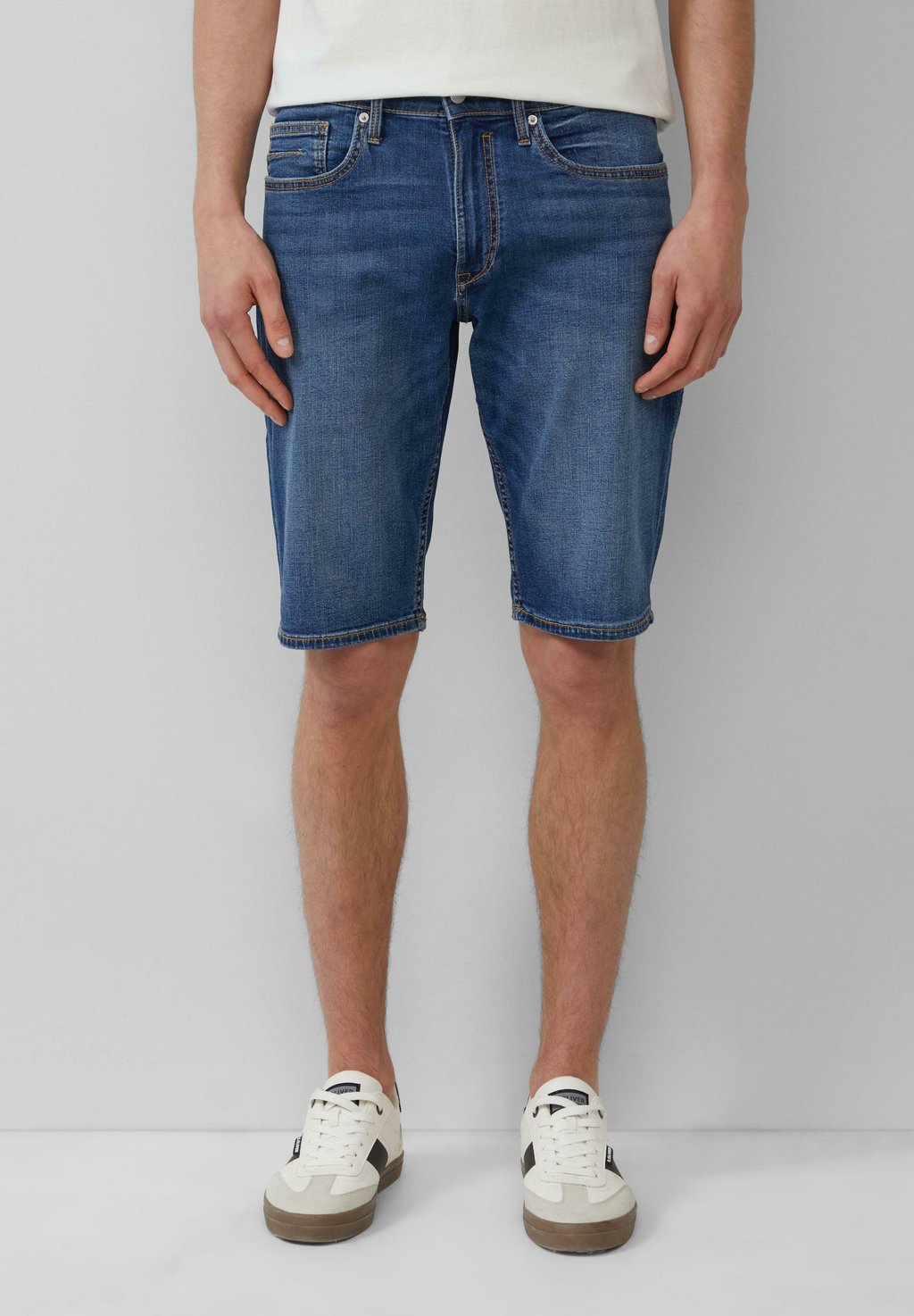 

Джинсовые шорты BERMUDA - REGULAR FIT MID RISE STRAIGHT LEG s.Oliver, цвет Blau