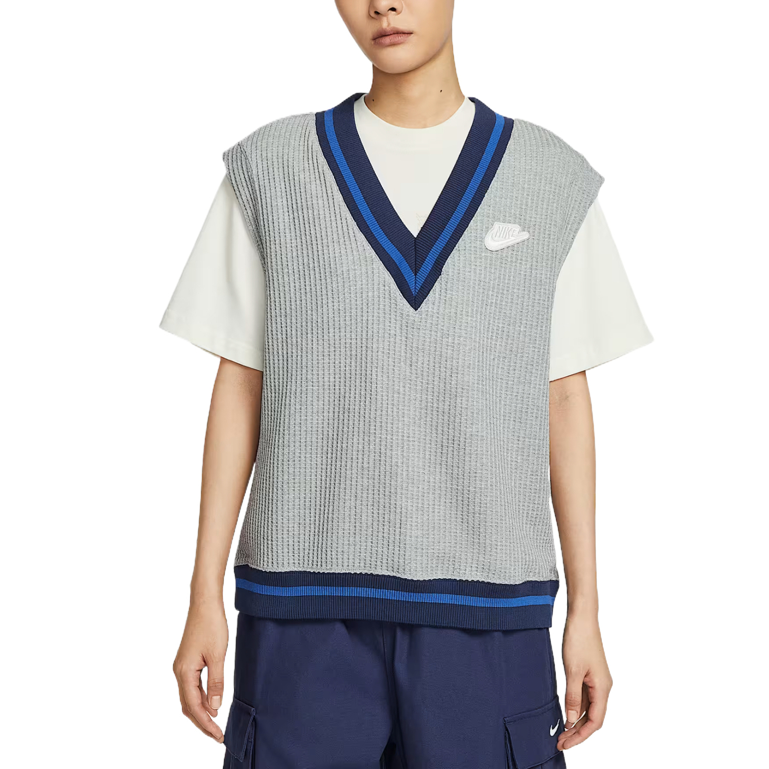 

Nike Спортивные жилетки для женщин Toned Dark Gray/Toning/Sail White