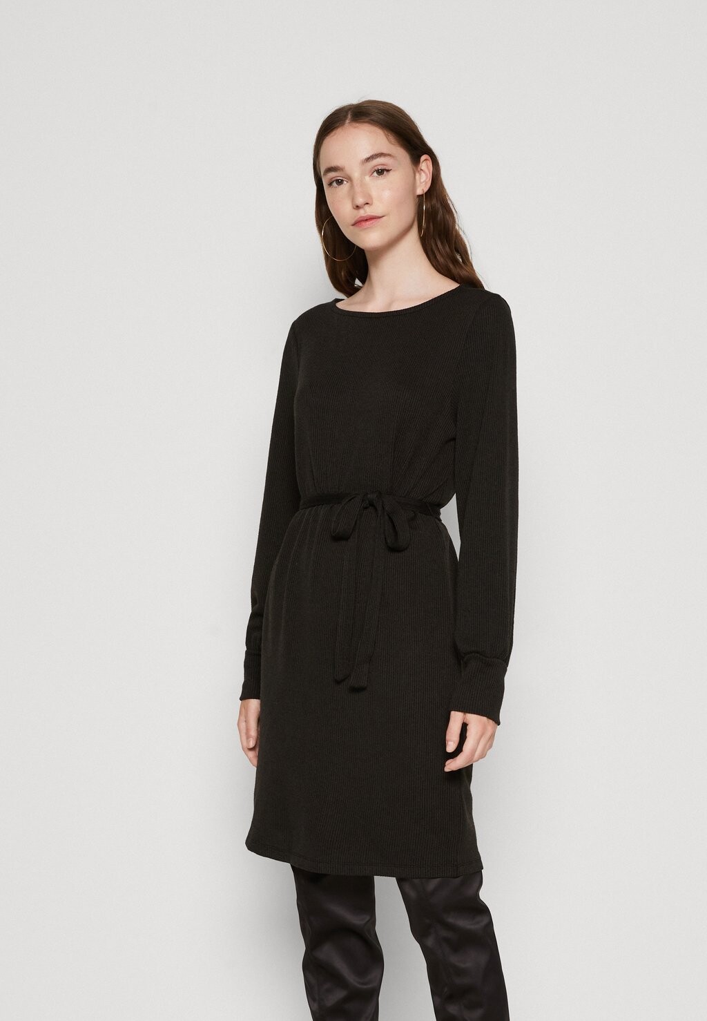 

Платье Vero Moda VMOTEA, черный