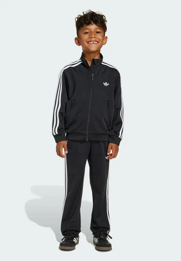 Спортивный костюм Adidas Originals, черно-белый