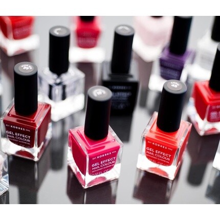 Лак для ногтей Sweet Almond Nail Colour 48 Coral Red Vegan с гелевым эффектом 11 мл Korres — фото 2