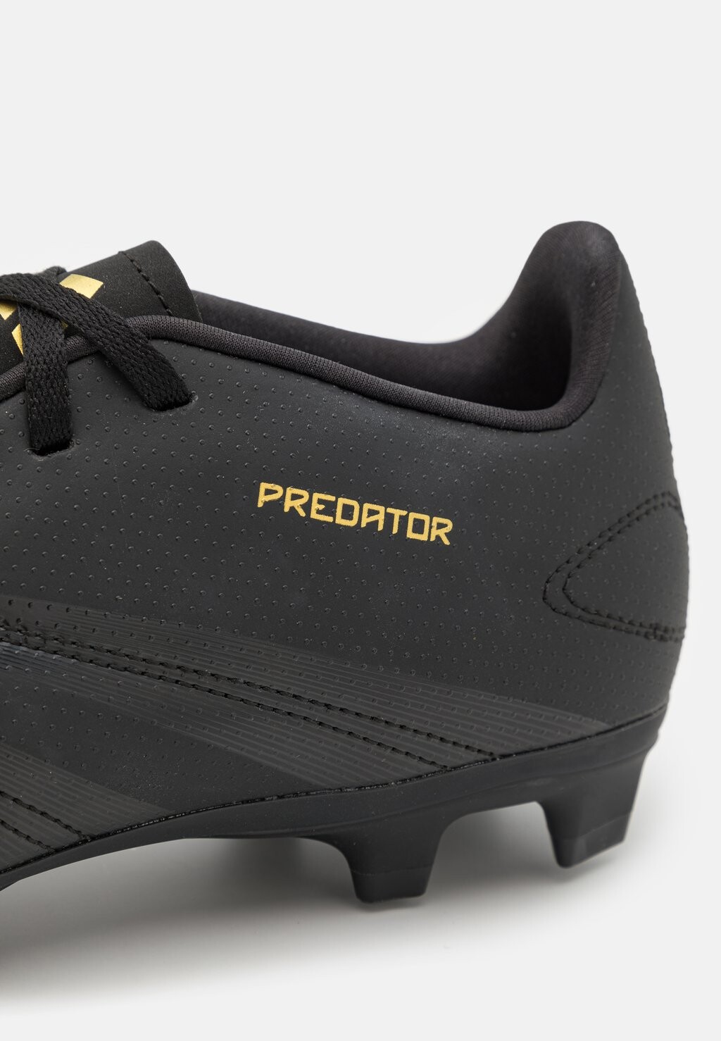 

Бутсы PREDATOR CLUB FXG adidas, черный