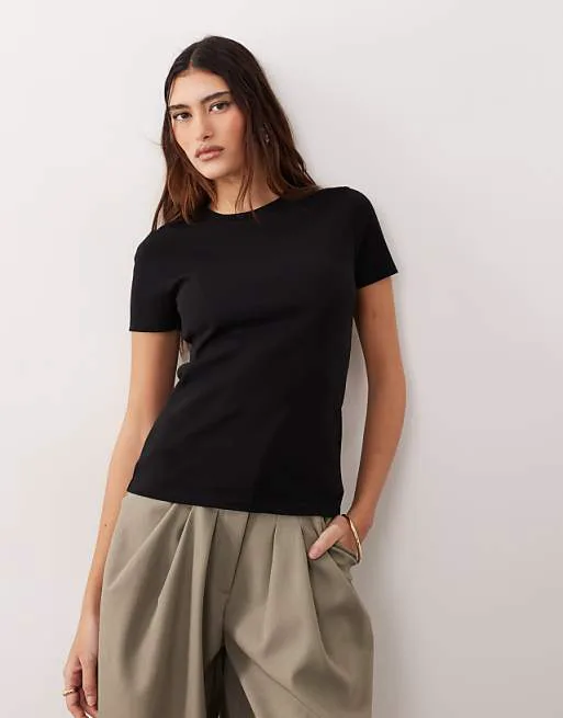 

Черная футболка с круглым вырезом ARRANGE, Черный, Черная футболка с круглым вырезом ARRANGE