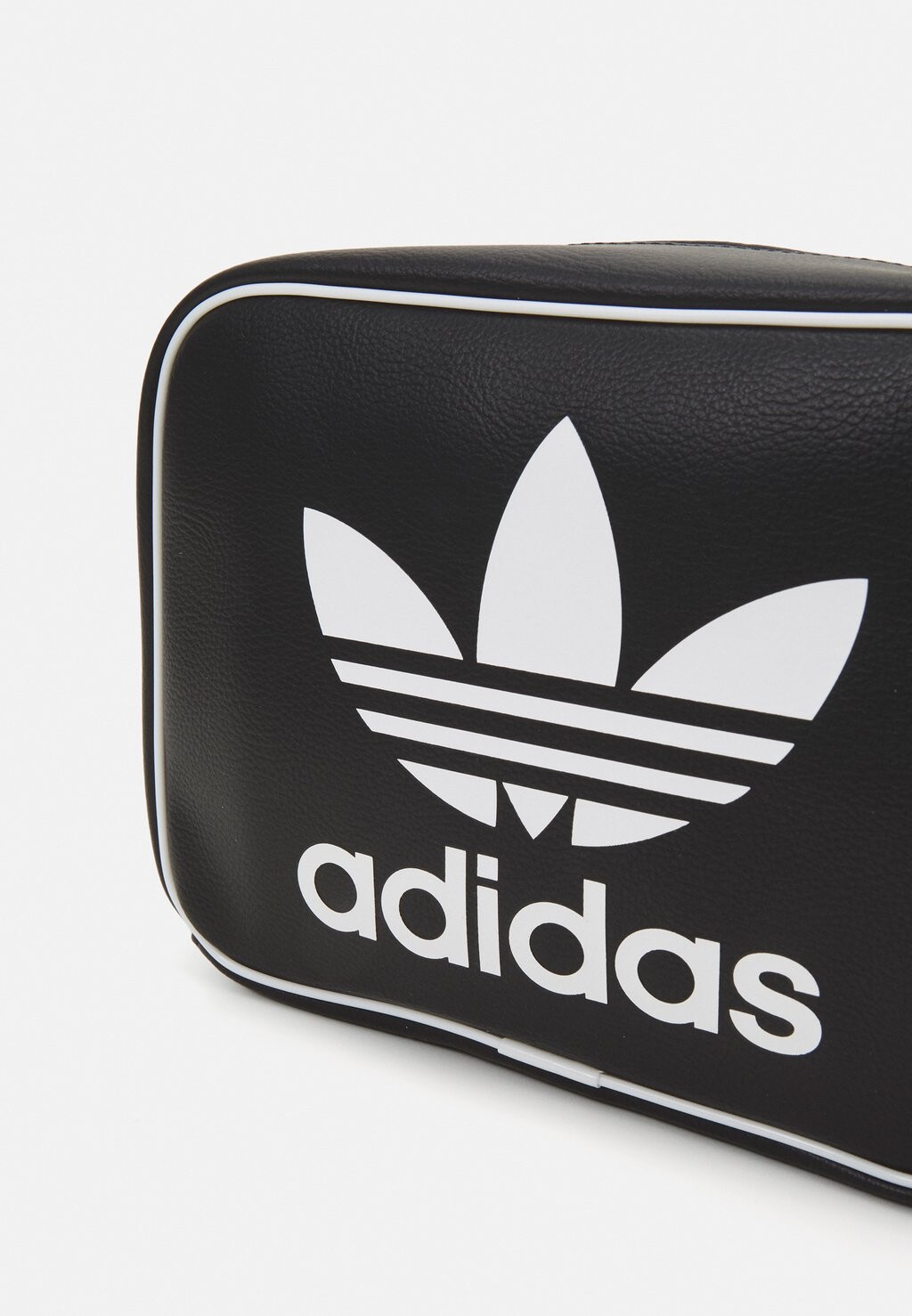 

Косметичка Cosmetic Bag adidas Originals, черная