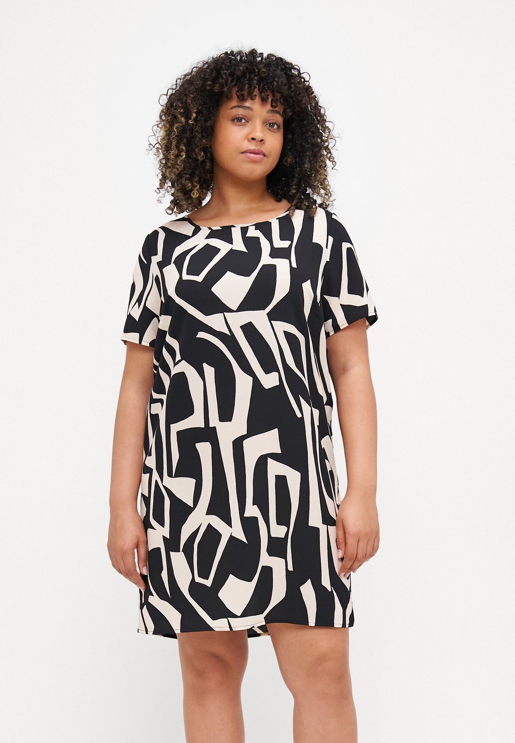 

Повседневное платье CARLUX LIFE DRESS ONLY Carmakoma, черный