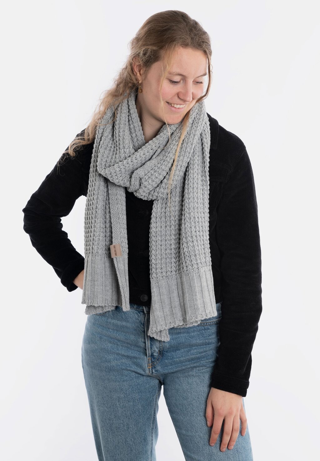

Шарф ROBIN Knit Factory, цвет light grey
