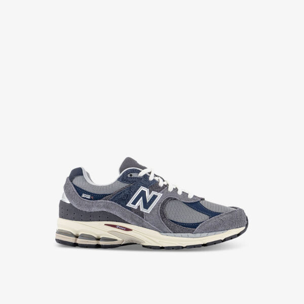 

Кроссовки 2002 года с низкими берцами из замши и сетки с логотипом New Balance, черный