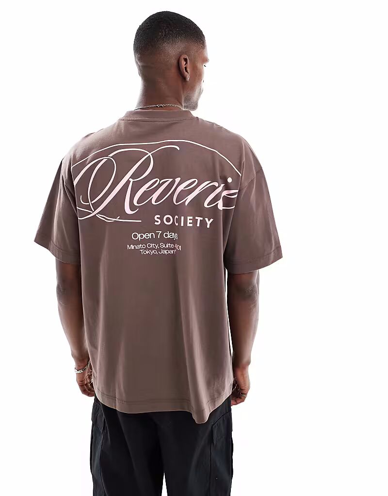 

Футболка свободного кроя с рисунком на спине коричневого цвета Cotton On