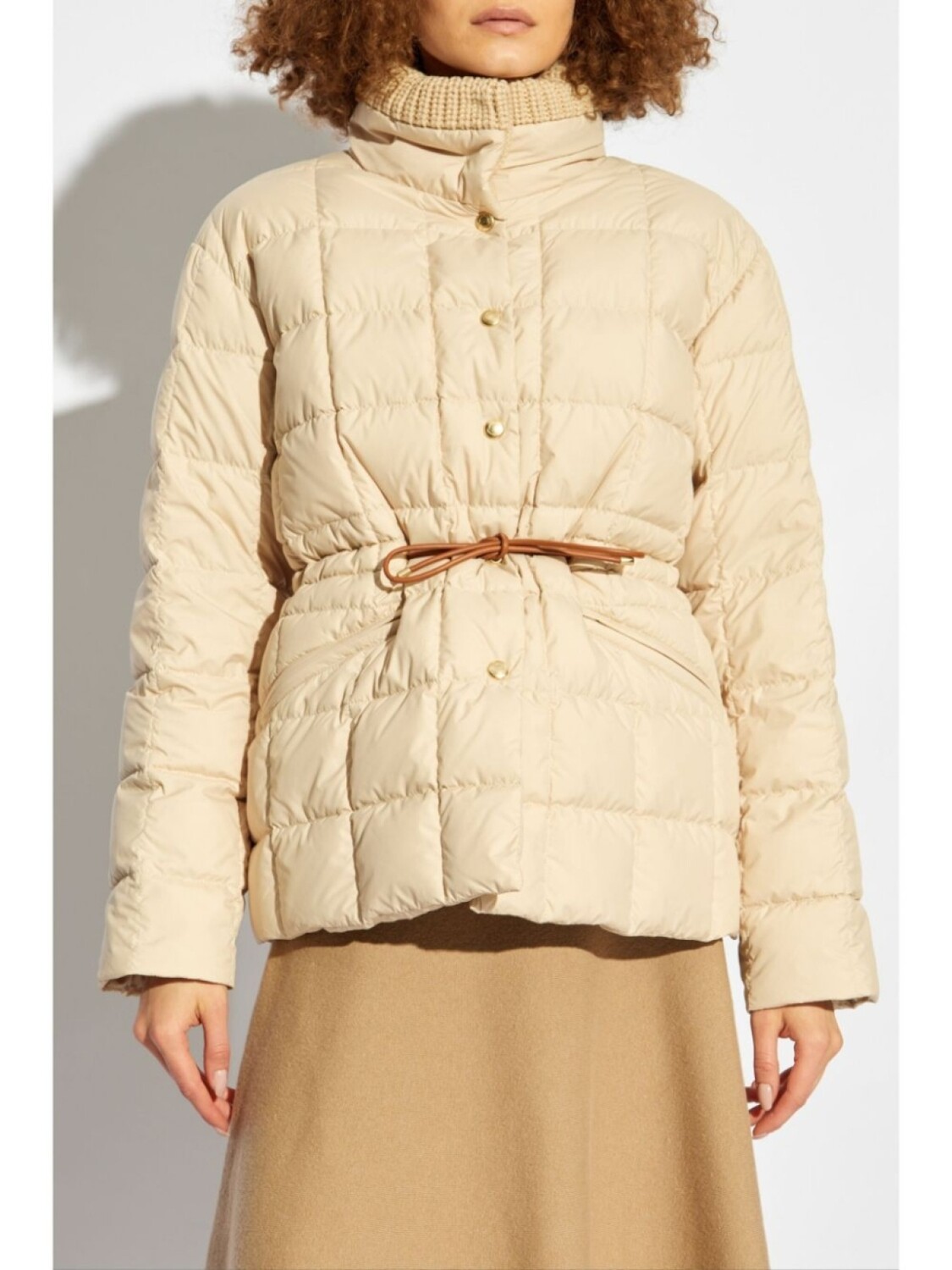 Moncler пуховик Антигона, нейтральный цвет — фото 3
