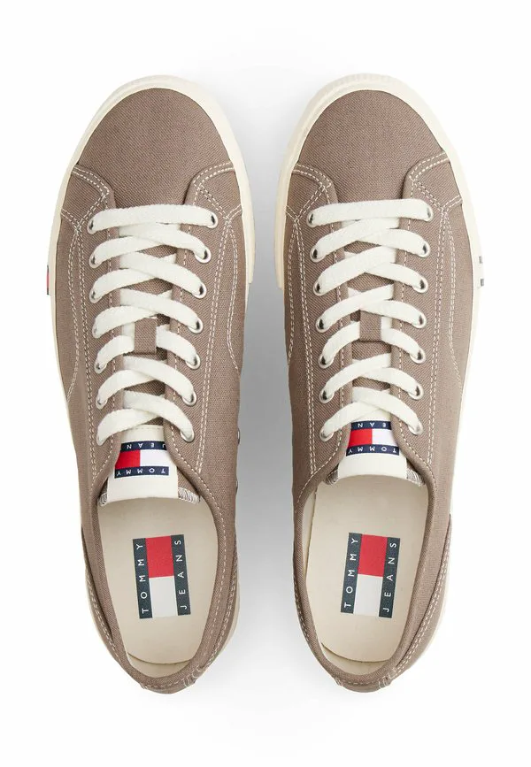 Архивные кроссовки с полосатым флагом из канваса Tommy Jeans, Dusty Brown — фото 3