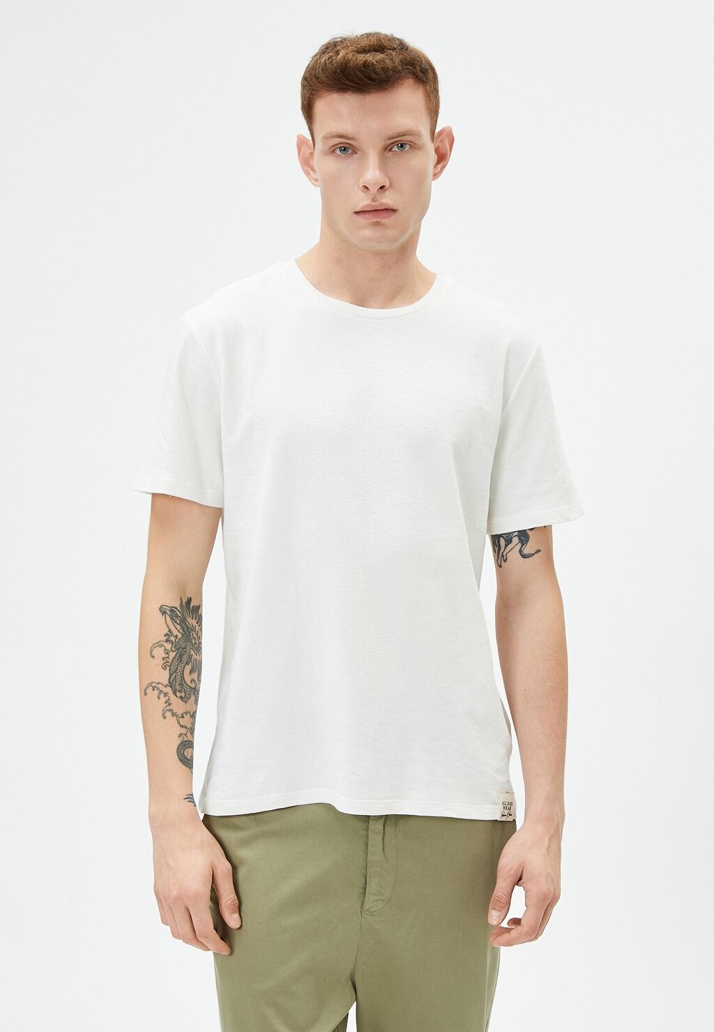 

Базовая футболка TEXTURED TAG PRINTED CREW NECK SHORT SLEEVE Koton, белый