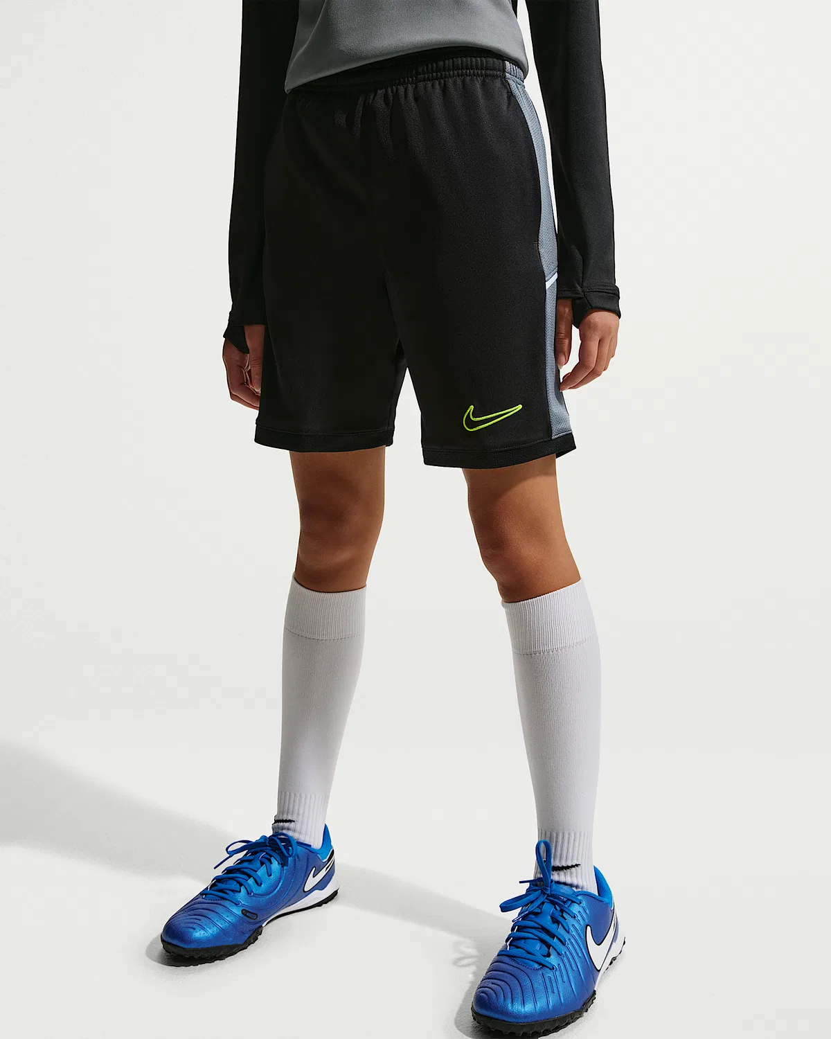 Детские футбольные шорты Nike Academy Dri-FIT, Black/Cool Grey/Volt — фото 3
