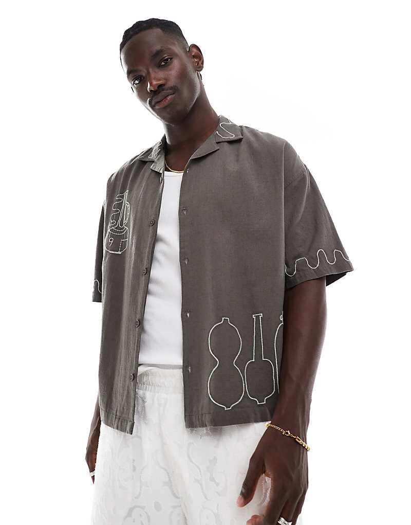 

Рубашка цвета хаки с вышивкой Pull&Bear