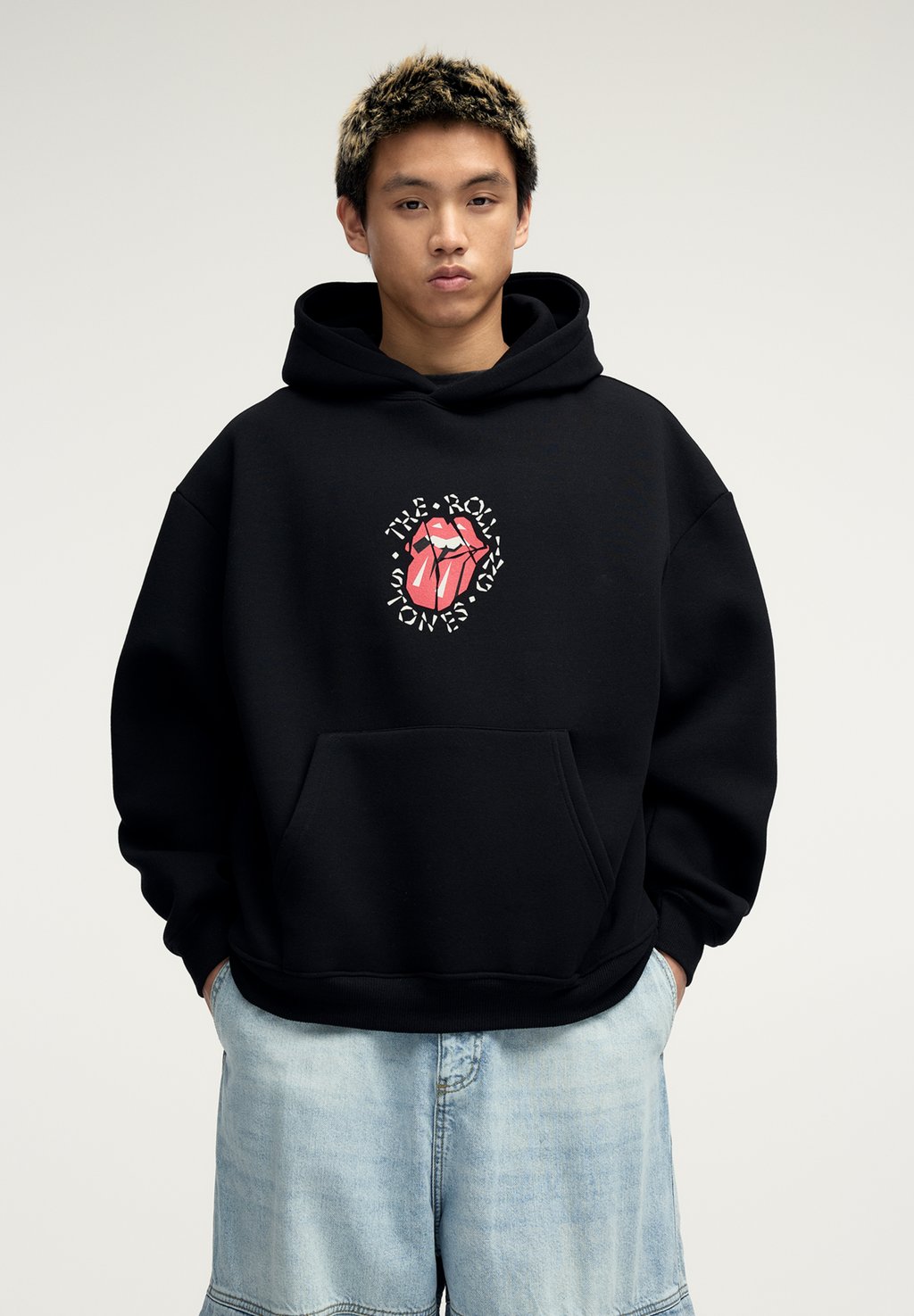 

Толстовка с капюшоном THE ROLLING STONES PULL&BEAR, черный
