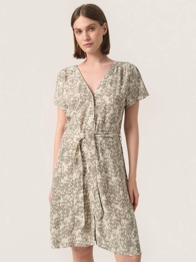 

Платье с принтом от сильвии Soaked In Luxury, цвет Grey/Multi