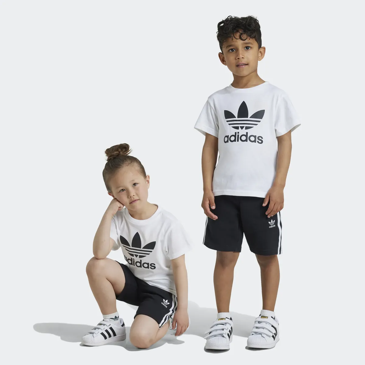 

Спортивный костюм Adidas Originals "SHORT TEE SET" (2 шт.), белый