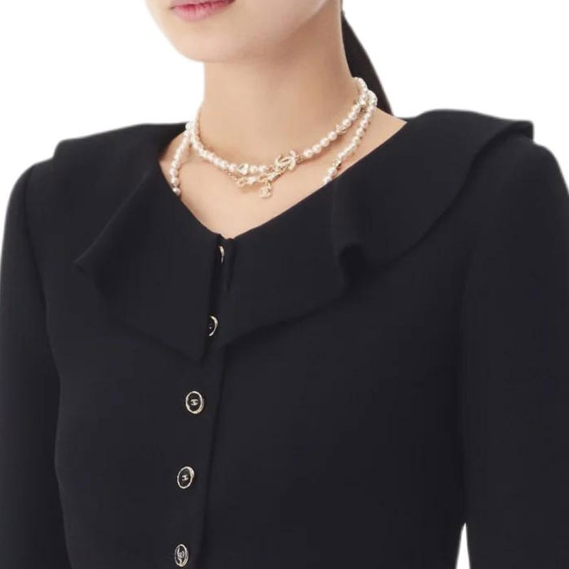 CHANEL Куртка Women's Black V-образный вырез Moderate Others — фото 3