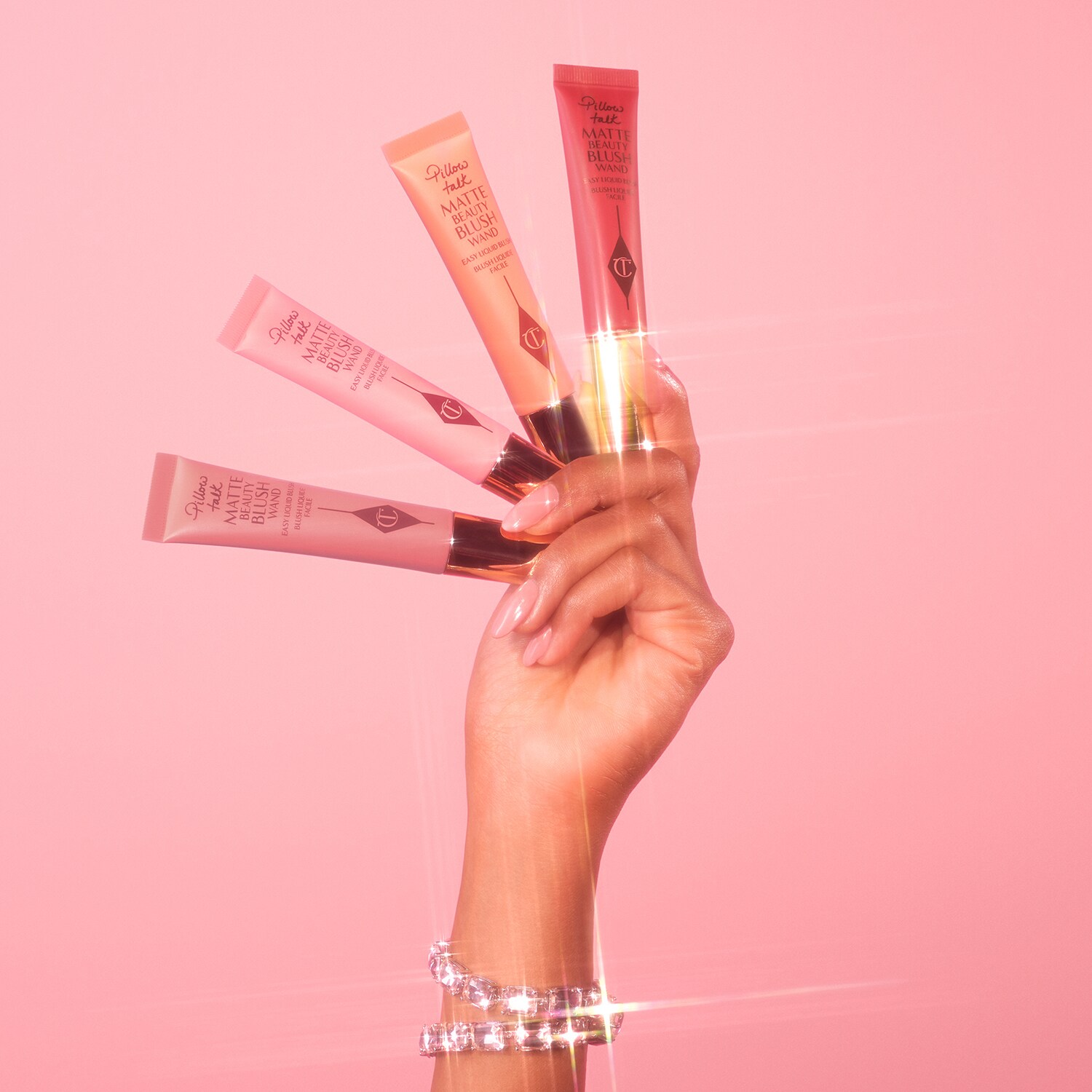 Жидкие матовые румяна Pillow Talk Matte Beauty Blush Wand Charlotte Tilbury, Dream Pop 12 ml — фото 3