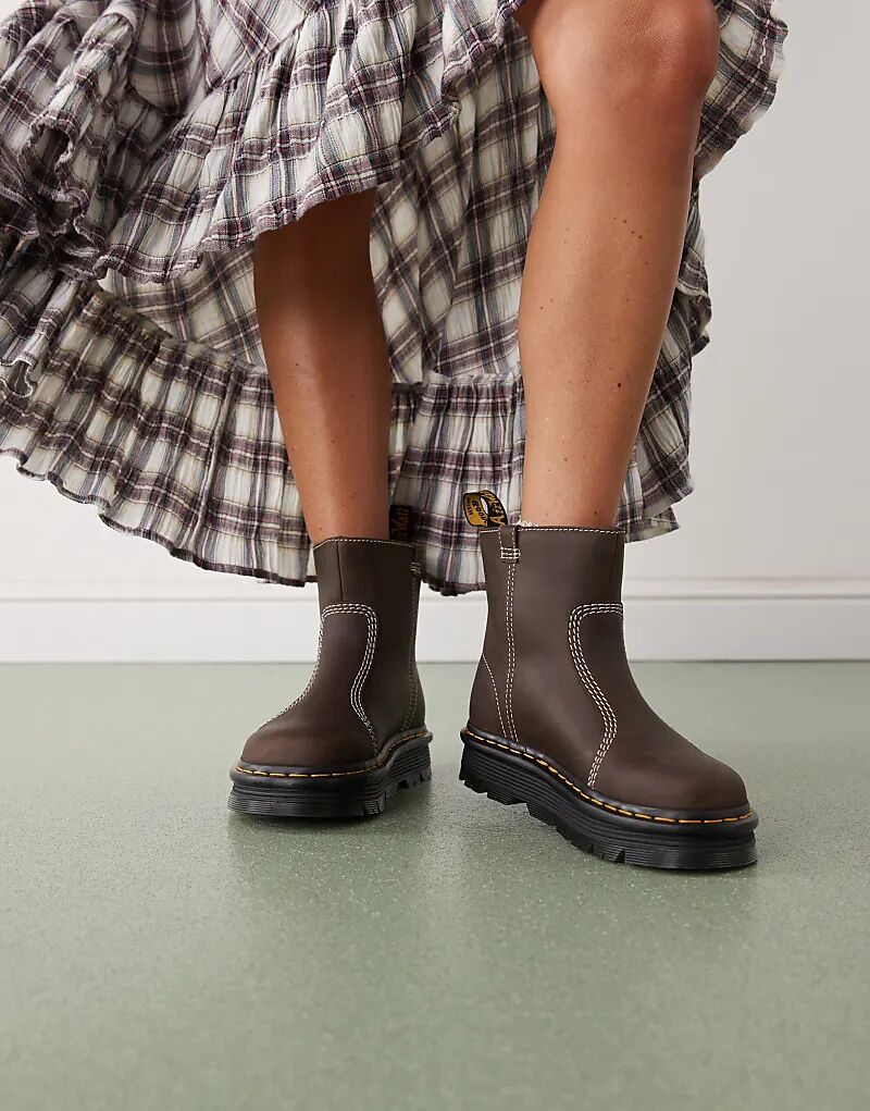 Ботинки Dr Martens ZebZag Rigger с контрастной строчкой темно-коричневого цвета, Вайоминг