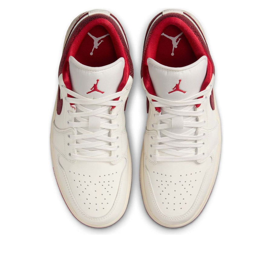 Кроссовки (WMNS) Air Jordan 1 Low SE 'Ruby', бежевый — фото 4