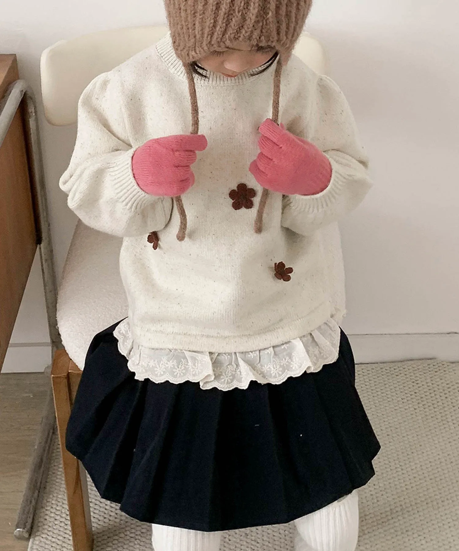 Детский вязаный свитер с вышивкой в виде пяти цветов [aimoha-KIDS-] Aimoha Kids, off white — фото 3