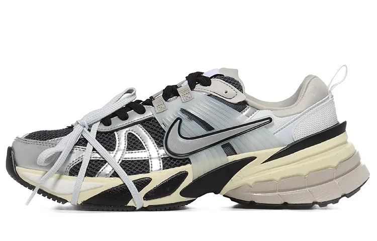 

Кроссовки Nike V2K Run для женщин, Black