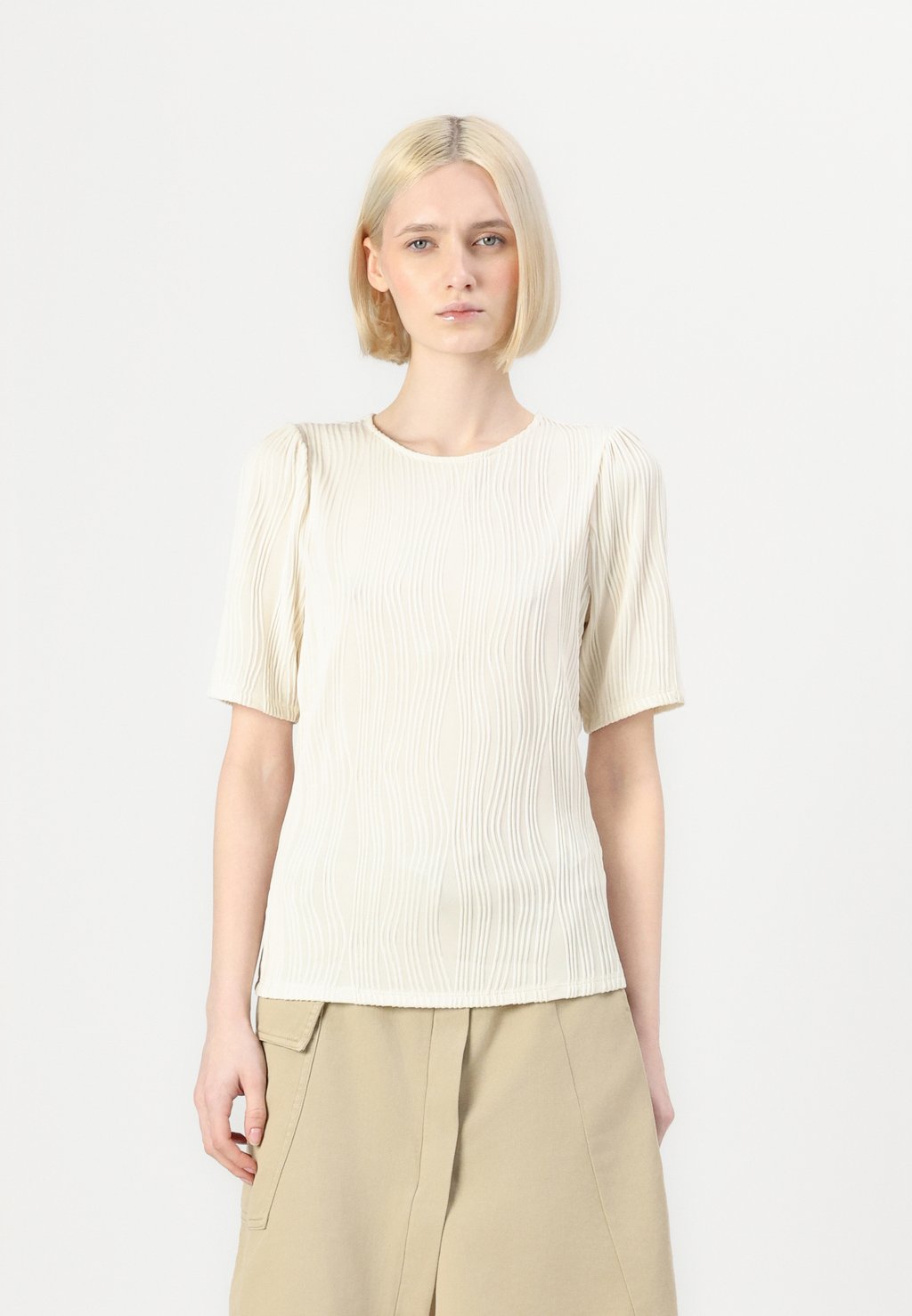 

Базовая футболка VINIRA O NECK PUFF VILA, слоновая кость