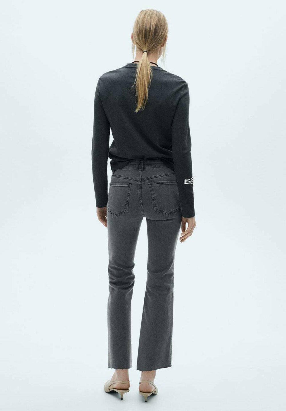

Джинсы Bootcut SIENNA Mango, серый деним