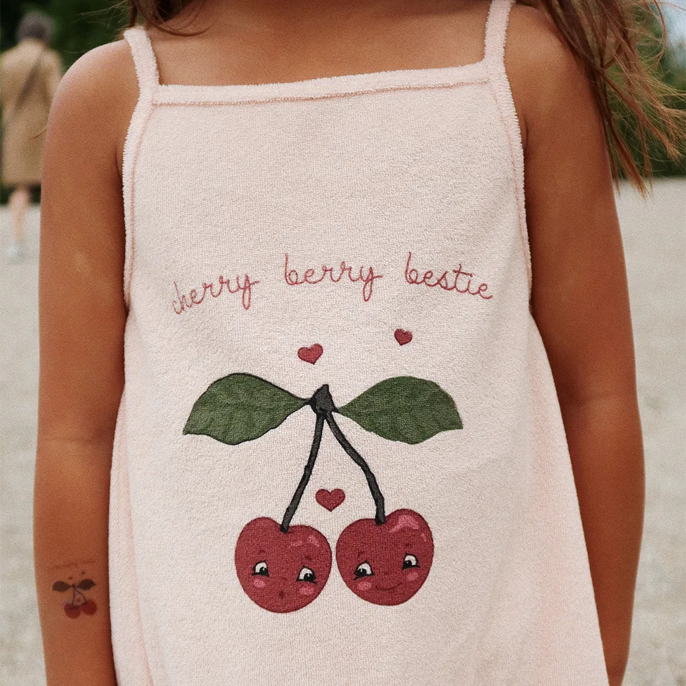 Детское платье-джерси Cherry Itty с бретелями, цвет камелия-роза, от Konges Sloejd — фото 3