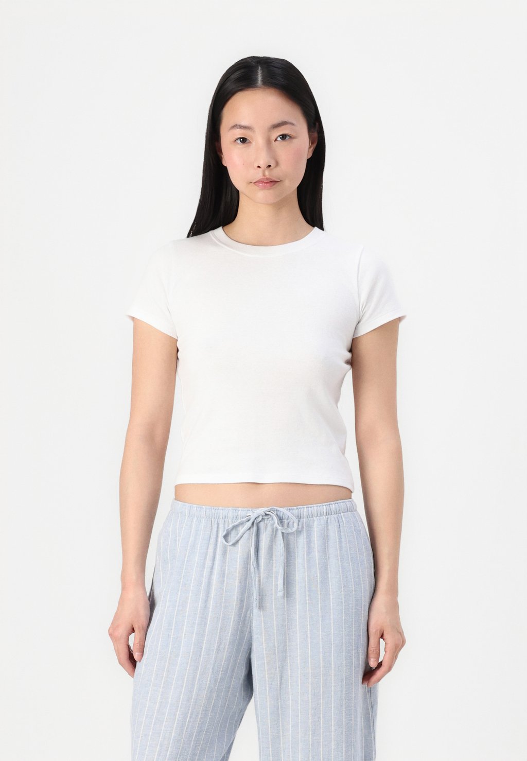 

Базовая футболка CREW Hollister Co., белый