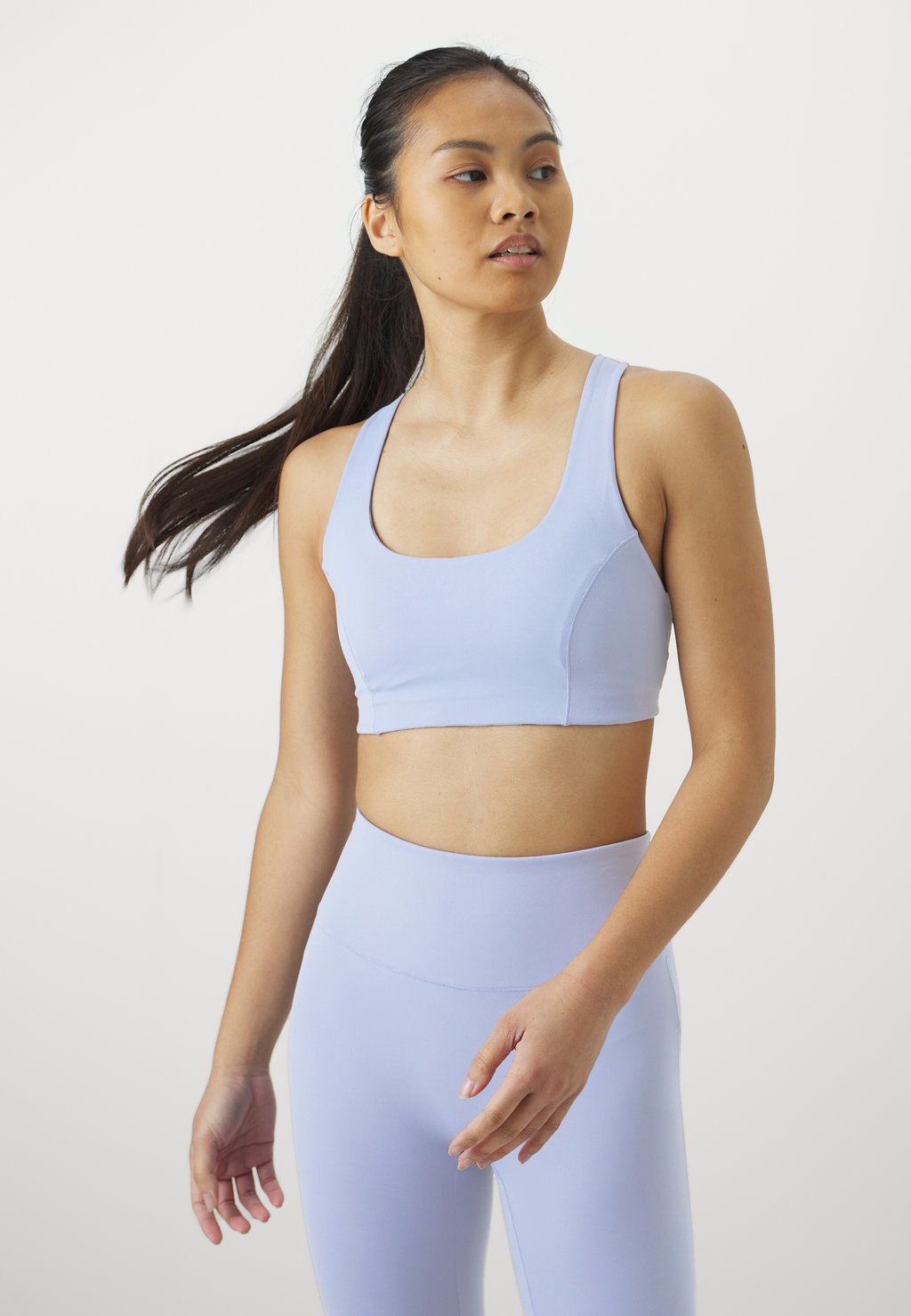 

Спортивный бюстгальтер средней поддержки SOFT RACERBACK Stronger, светло-голубой