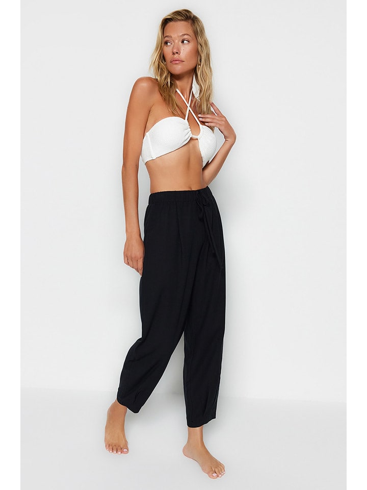 

Тканевые брюки trendyol, черный