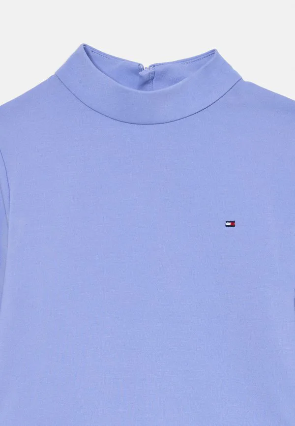 Незаменимое платье-футболка для скейтбордисток Tommy Hilfiger, Vintage Iris — фото 3
