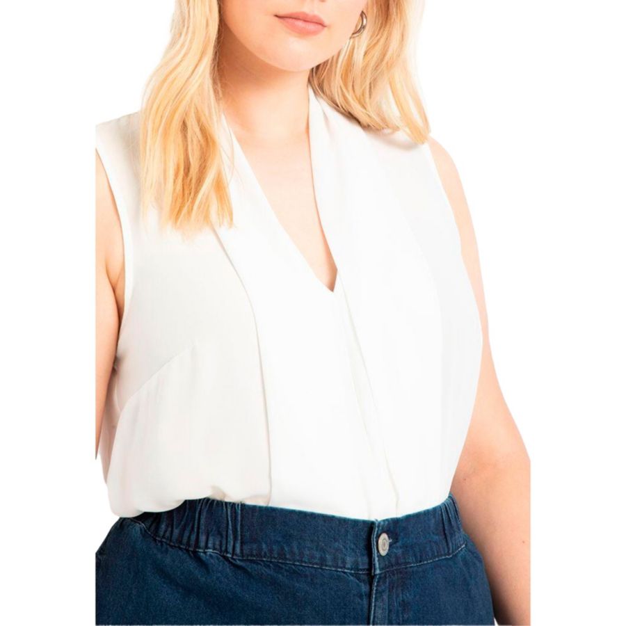 

Женская майка больших размеров - идеальный вариант для многослойной одежды ELOQUII, Soft white