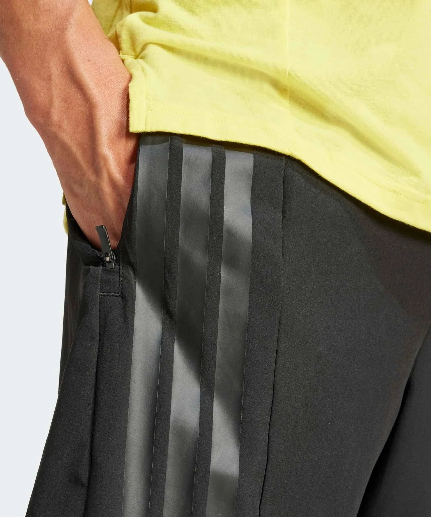 Мужские шорты Adidas Designed for Training Three Stripes — фото 4