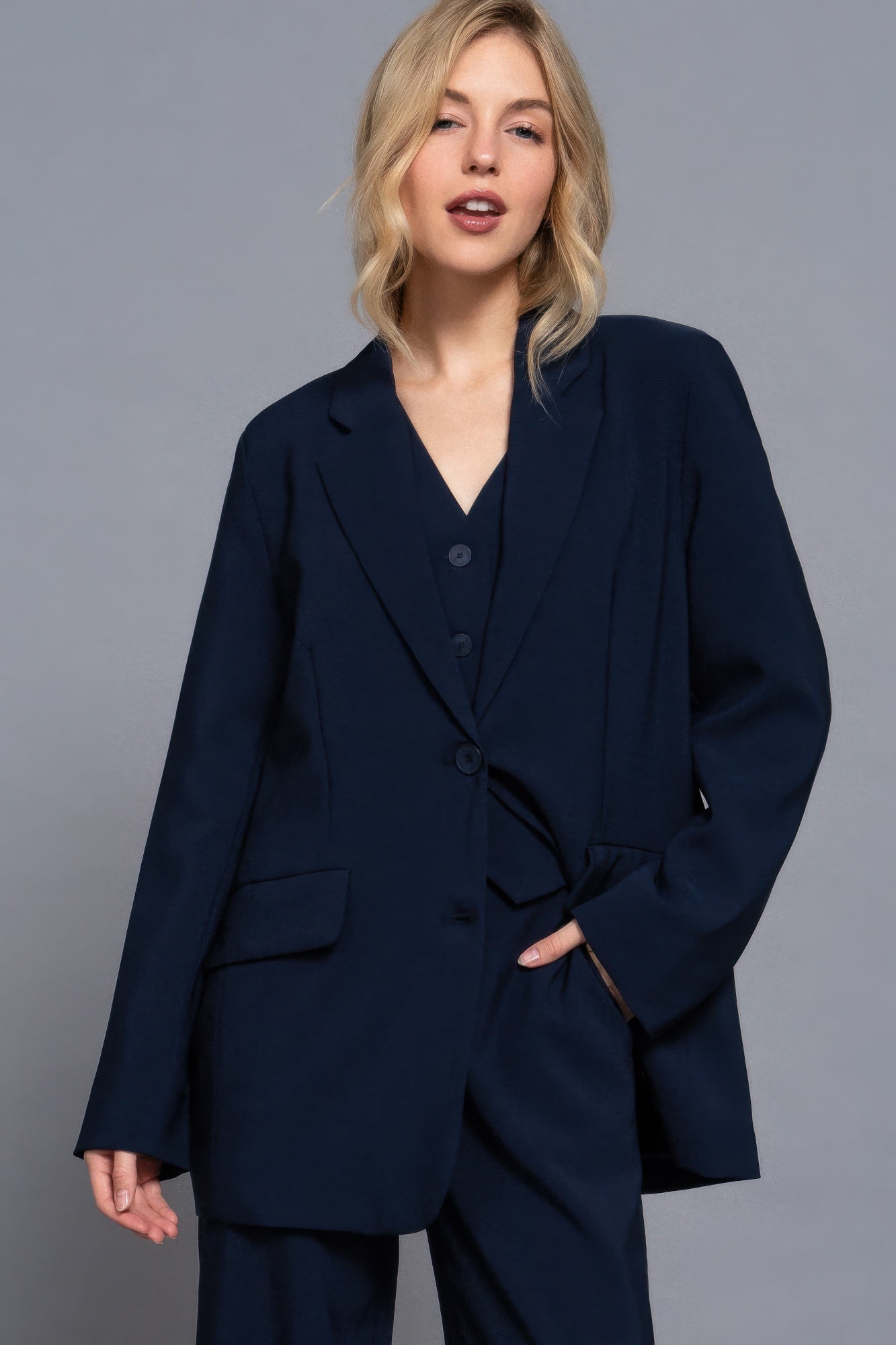 

Длинный пиджак с застежкой на пуговицы спереди FASHNZFAB, темно-синий