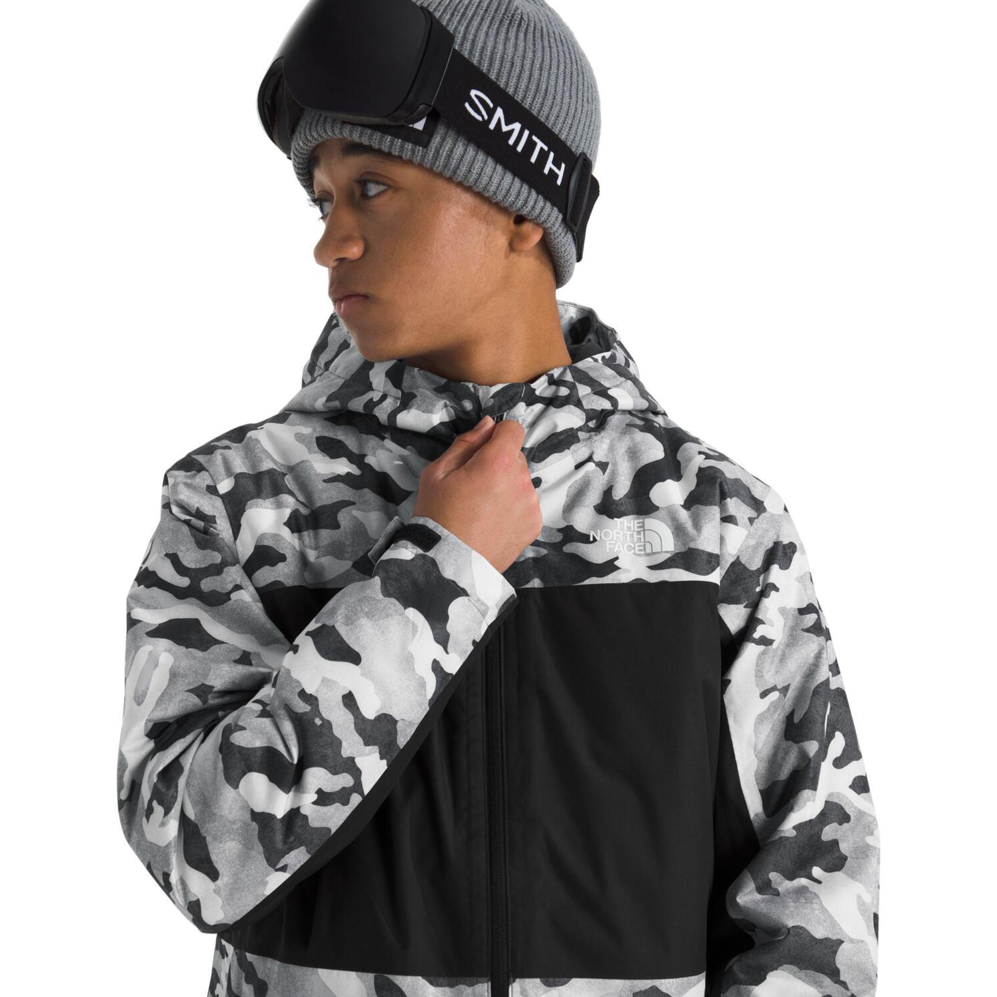 Детская утепленная куртка Freedom The North Face, Smoked Pearl TNF Camo Small Print — фото 4