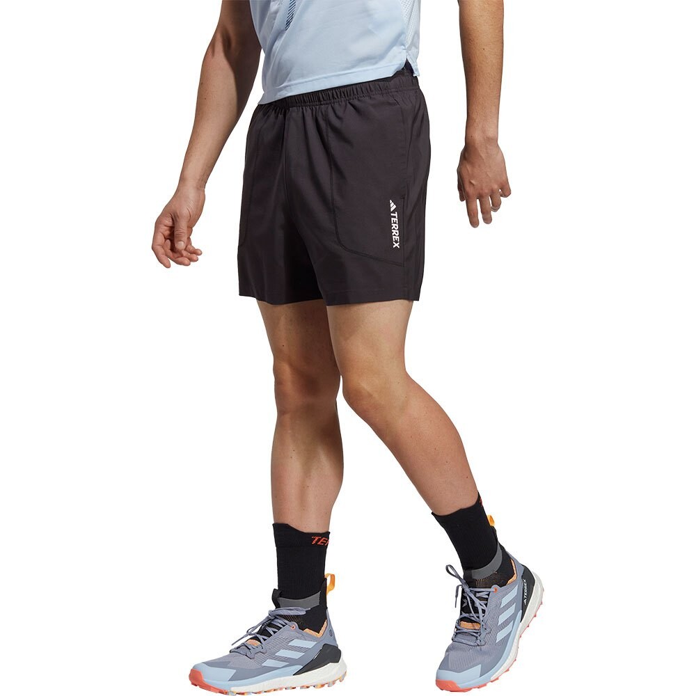 

Шорты adidas Mt, черный