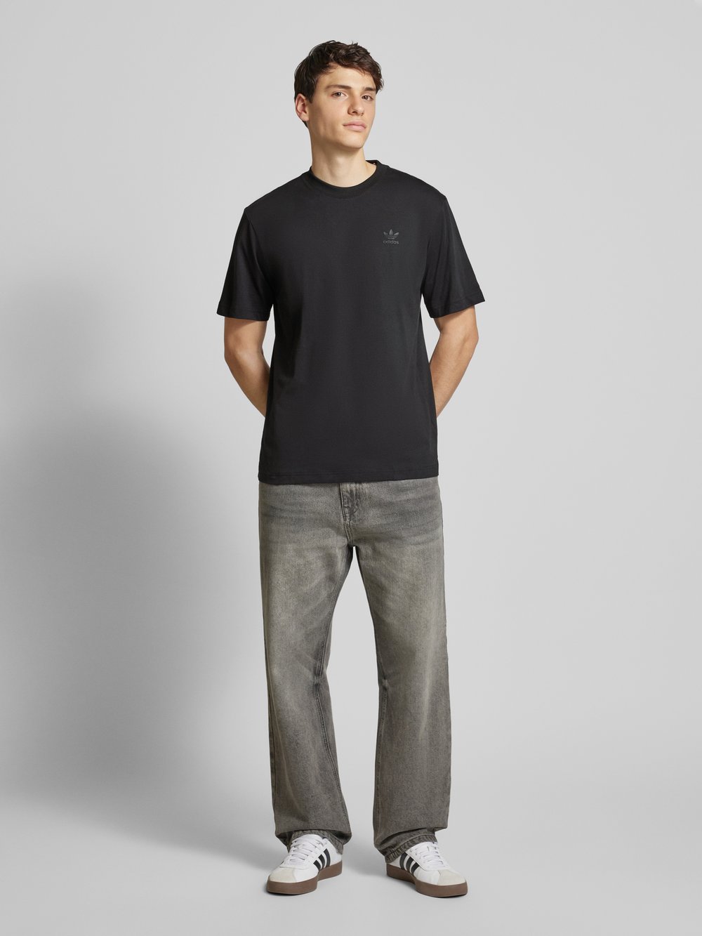 

Футболка с вышитой этикеткой adidas Originals, черный