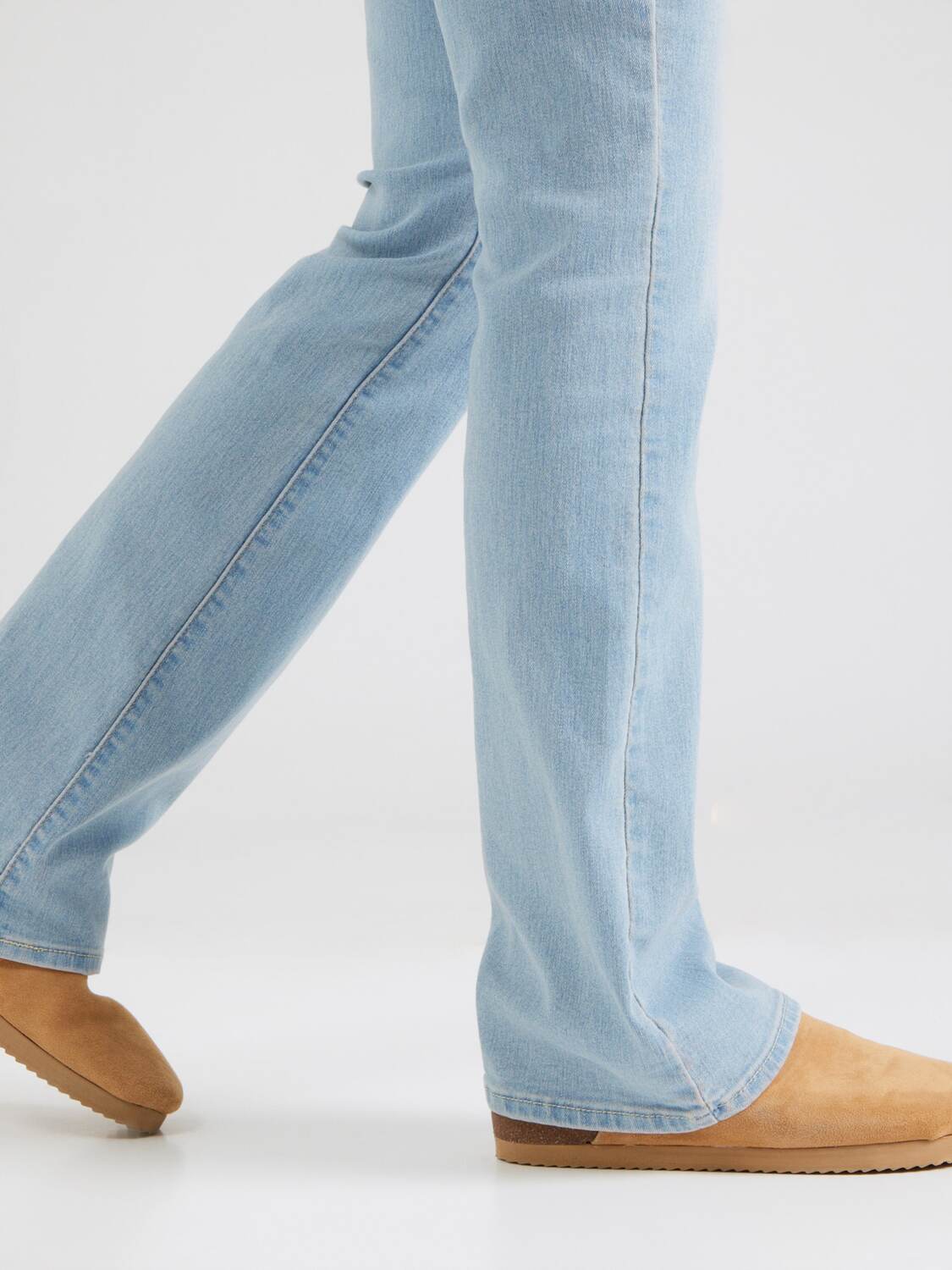LEVI'S  Джинсы-клеш '725 High Rise Bootcut Jeans' в светло-голубом цвете — фото 2
