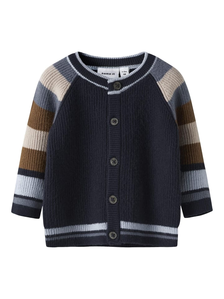 

Name it Кардиган в сочетании с темно-синим блейзером