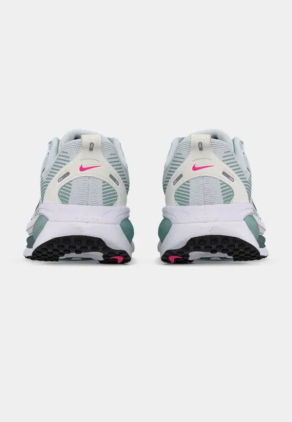 Кроссовки для бега по шоссе Nike Performance Vomero 18, белый/черный/минеральный сланец/минеральный/гипер розовый — фото 4