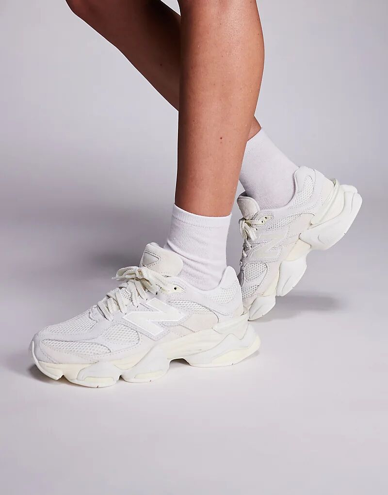 Кроссовки New Balance 9060 бежевого цвета