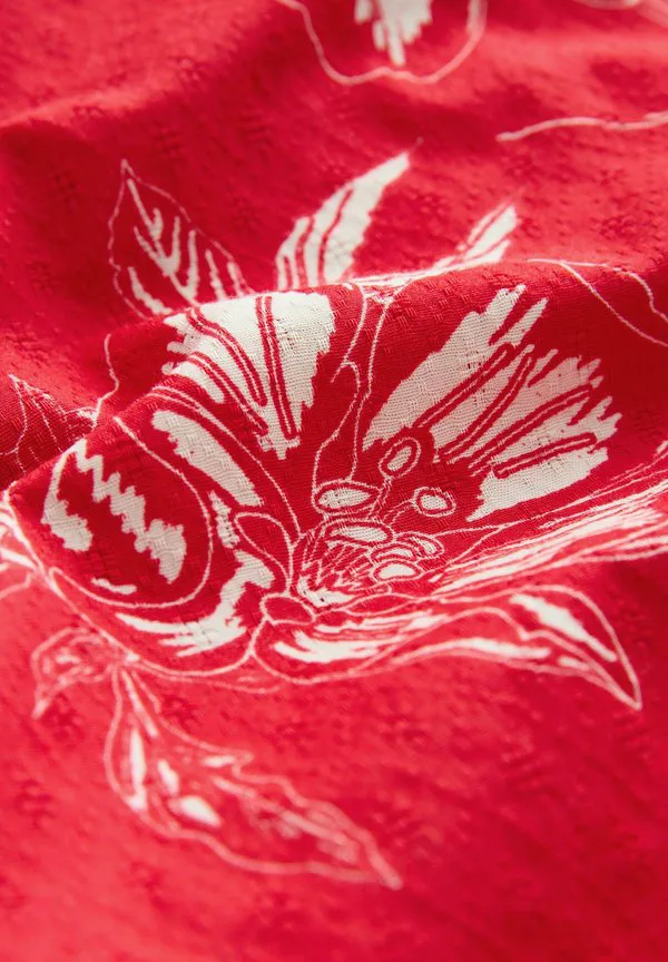 Рубашка стандартного кроя с коротким рукавом и отложным воротником. Next, Red Pineapple Print — фото 2