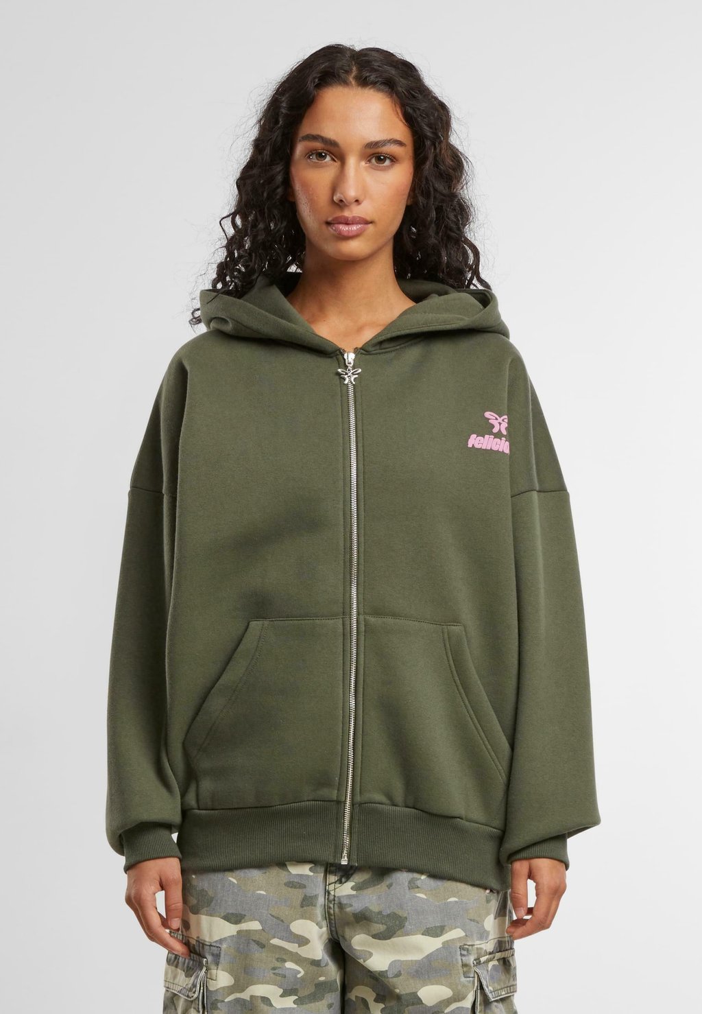 

Толстовка на молнии BASIC CHEST LOGO ZIPPER FELICIOUS, зеленый