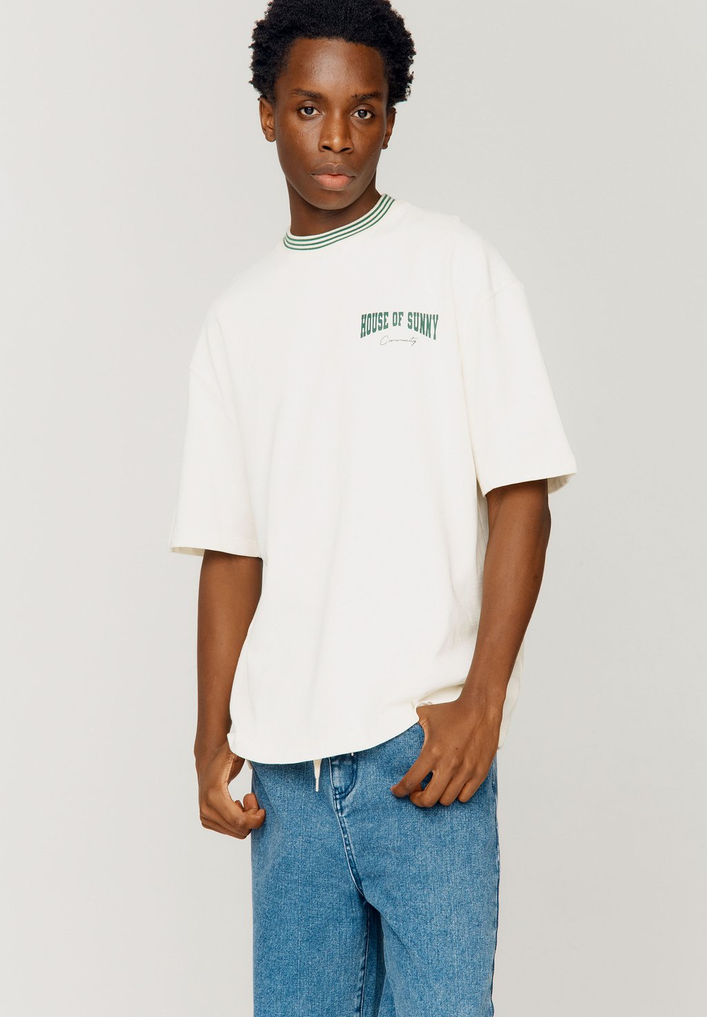 

Футболка с принтом COMMUNNITY TEE UNISEX House of Sunny, кремовый