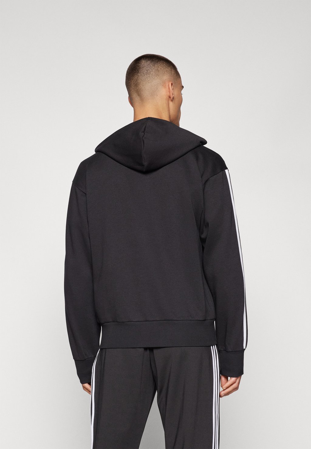 Толстовка на молнии ESSENTIAL THREE STRIPES adidas Sportswear, черный — фото 3
