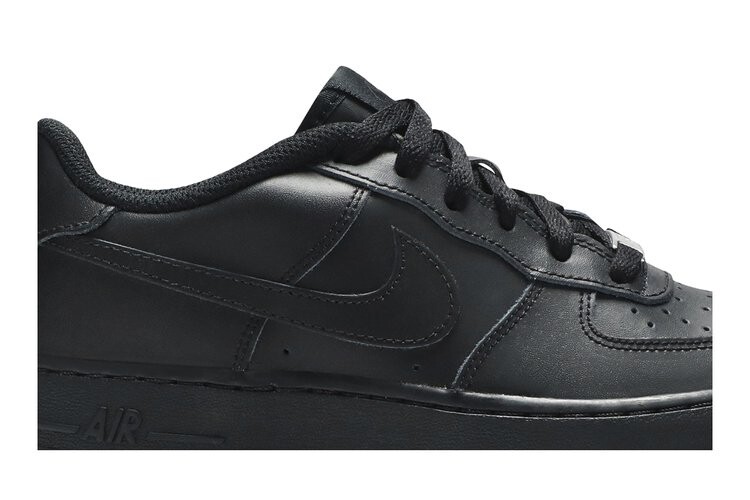 Кроссовки Nike Air Force 1 Low GS 'Triple Black', черный — фото 2