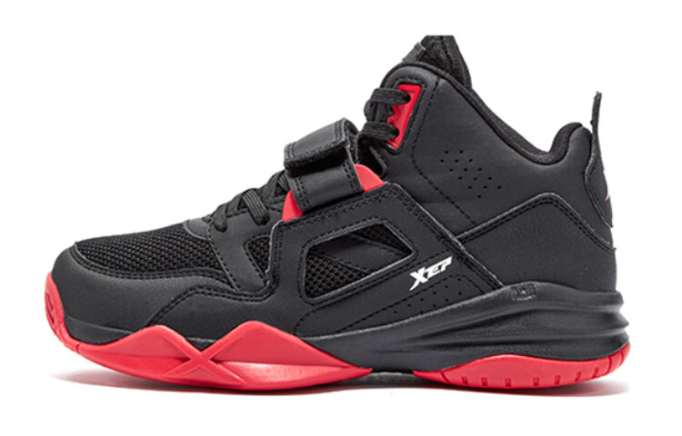 

Детские баскетбольные кроссовки GS High-top черные/красные Xtep