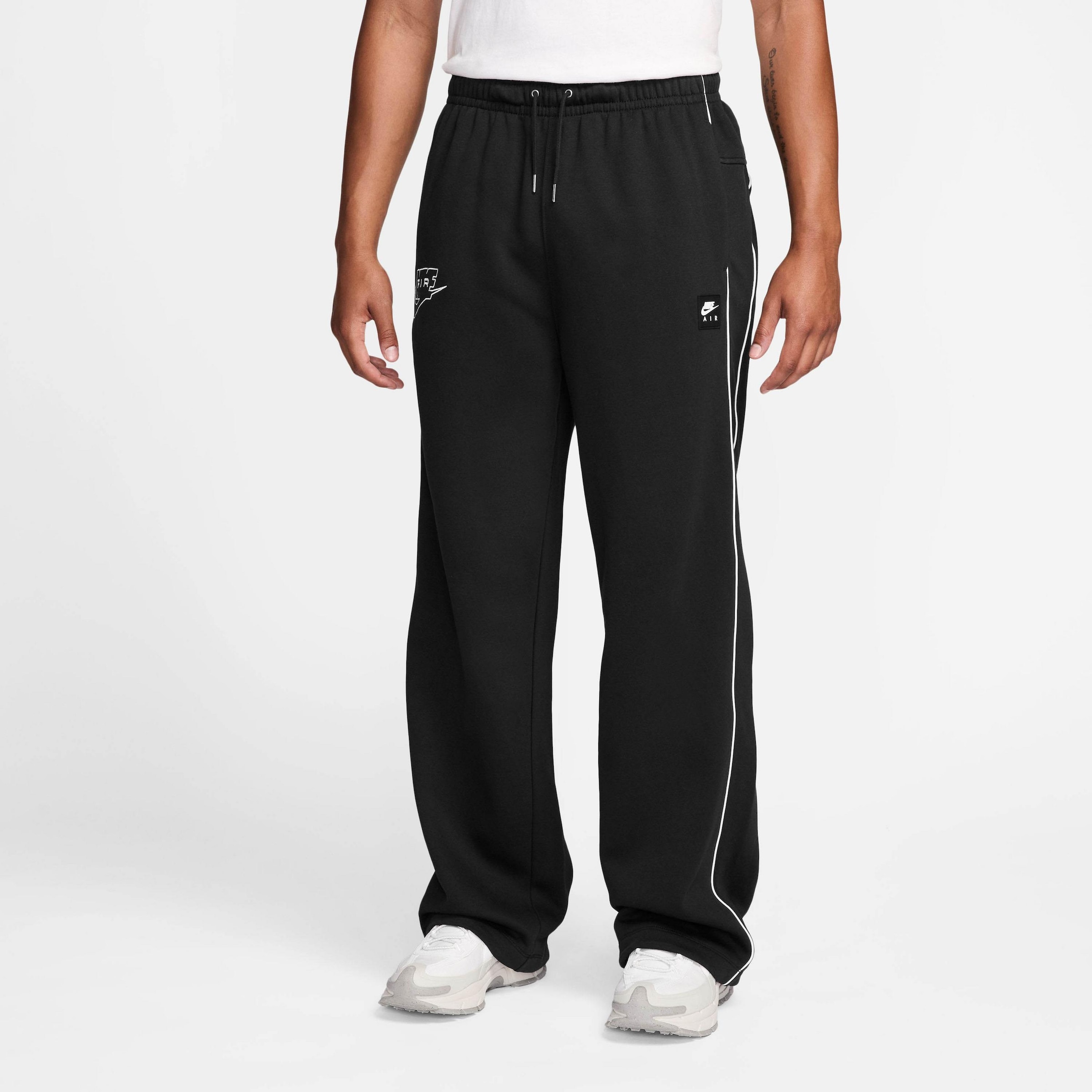 Nike Sportswear Штаны Regular 'Air' в черном цвете — фото 3